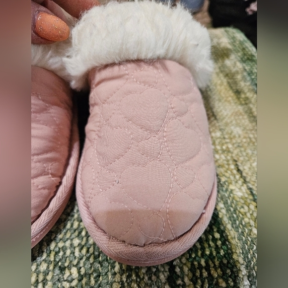#304 KOOBA- Soft Pink Slippers w White fur trim    Size: L ( 8 - 9 ) - Picture 4 of 5